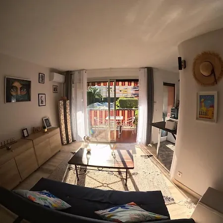 Daire Pretty 28m2, Swimming Pool, West Terrace Mandelieu